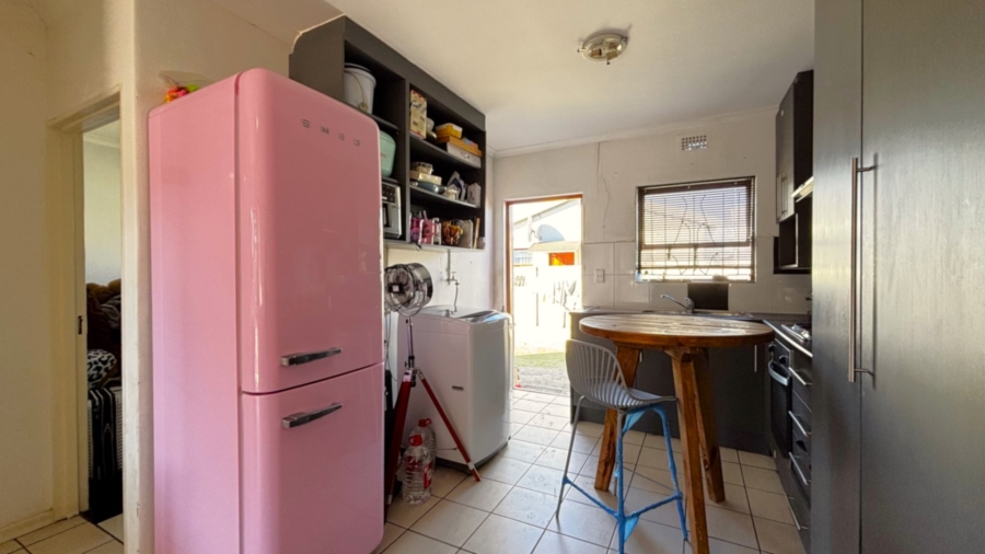 2 Bedroom Property for Sale in Lentegeur Western Cape